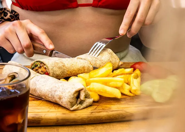 Hma & 4* אלאניה