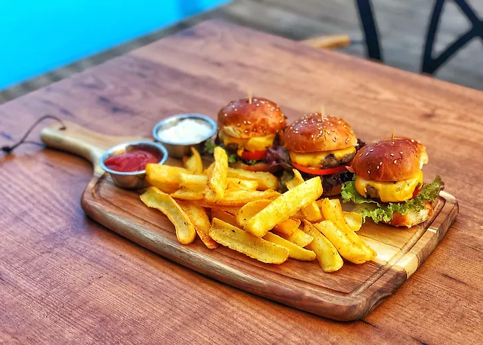 Hma & 4* אלאניה